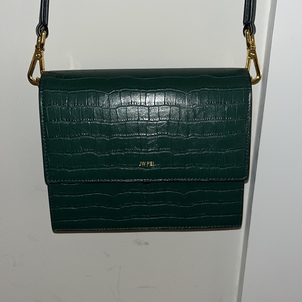 J w Pei. Shoulder bag in forest green